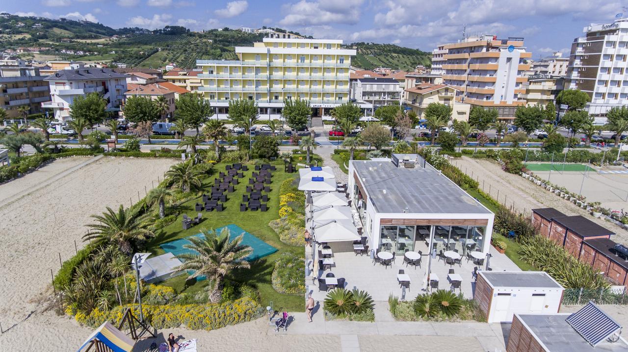 Hotel Atlas Альба-Адриатика Экстерьер фото