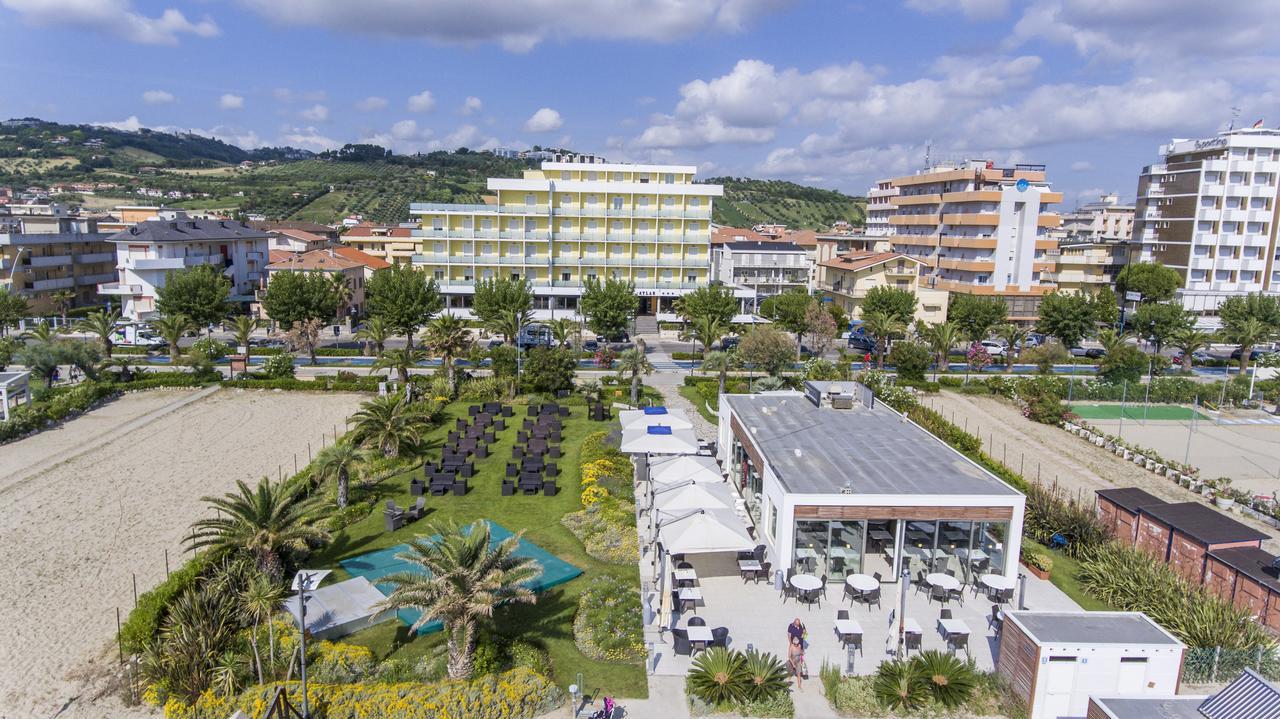 Hotel Atlas Альба-Адриатика Экстерьер фото